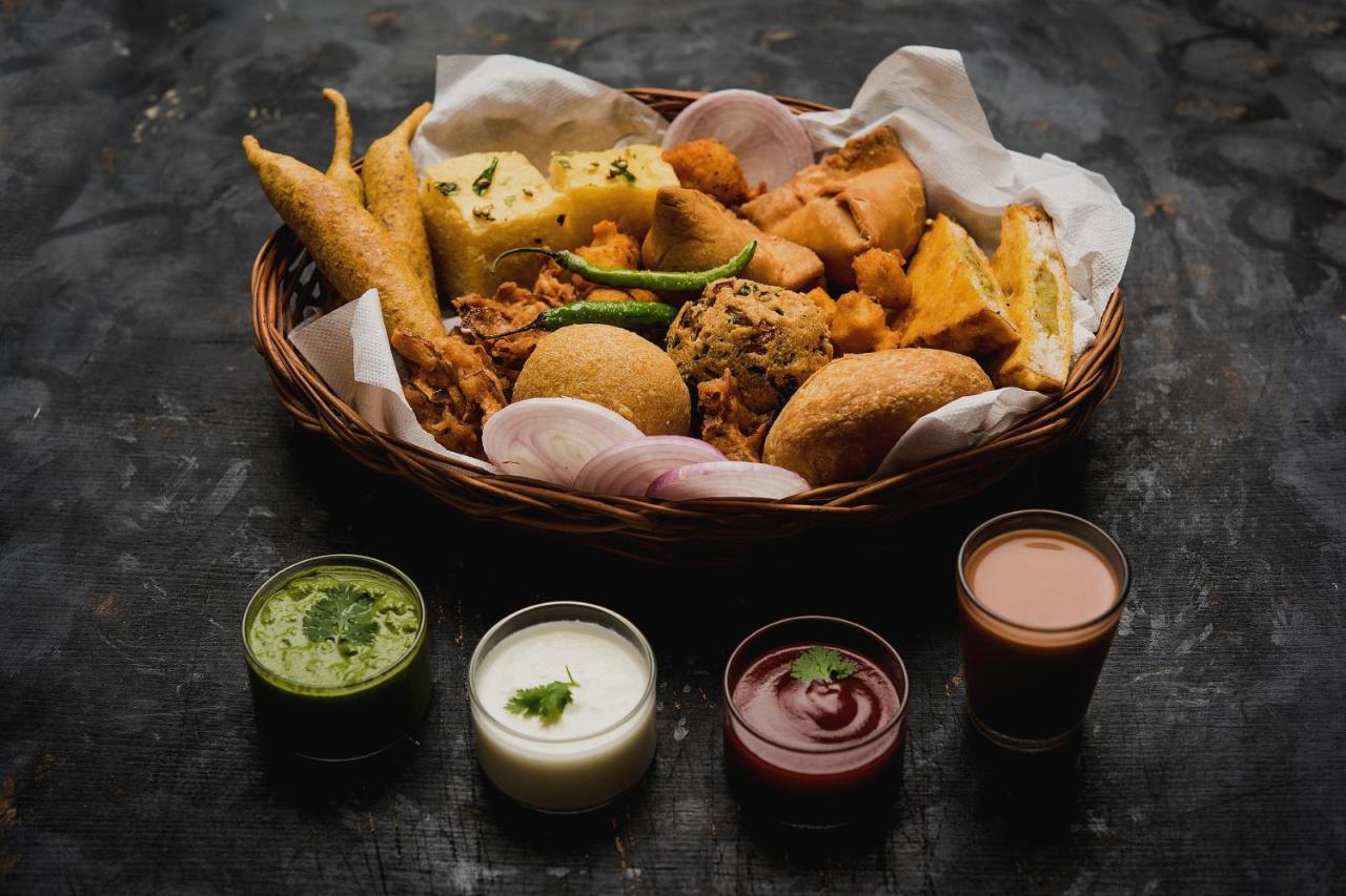 Spot On Sharma'S Kitchen & Home Stay Bajaura Εξωτερικό φωτογραφία